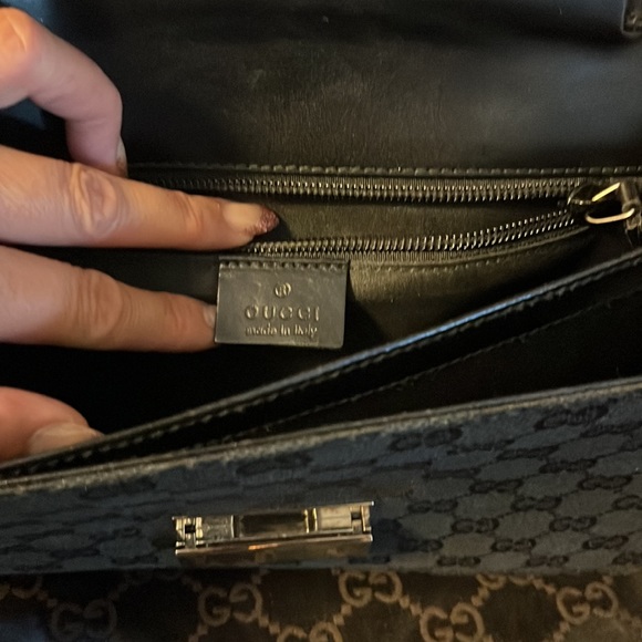 Authentic Gucci Leather & Canvas Clutch Bag with hidden wristlet - Picture 8 of 16